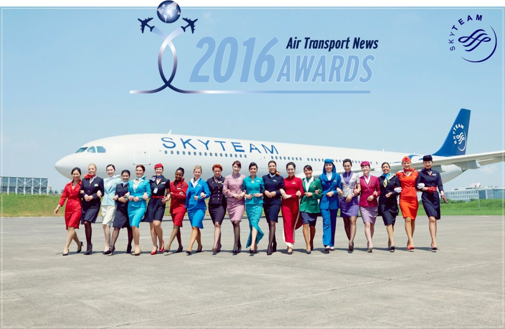 2014-skyteam-flight-attendants-walking