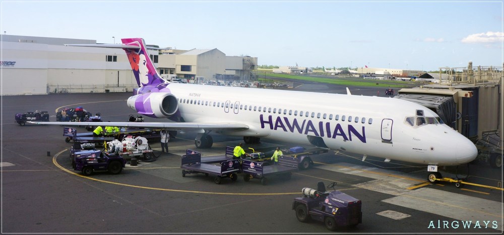 hawaiian-airlines-boeing-717-200-on-ramp-at-interisland-terminal-honolulu-airport-hnl-2013-5_33702