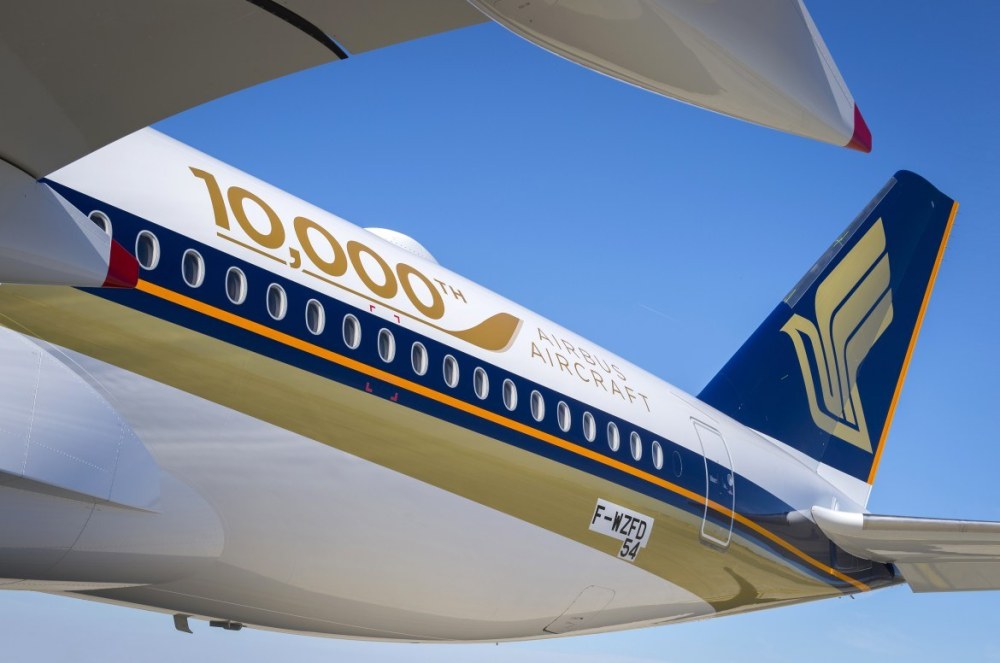 a350-900_sia_10000th_airbus_aircraft_details