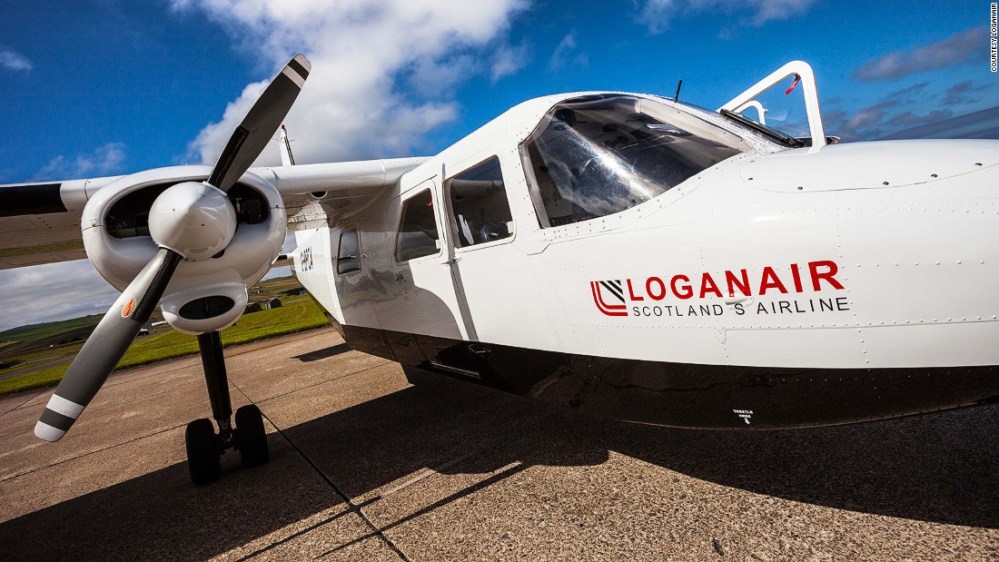 161028200510-loganair-super-169