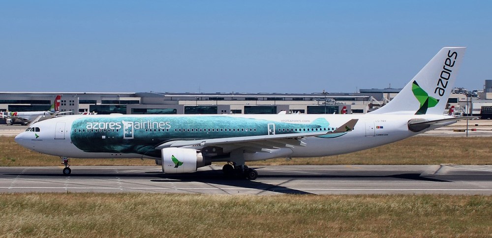 Azores_Airlines_Airbus_A330-223_CS-TRY.jpg