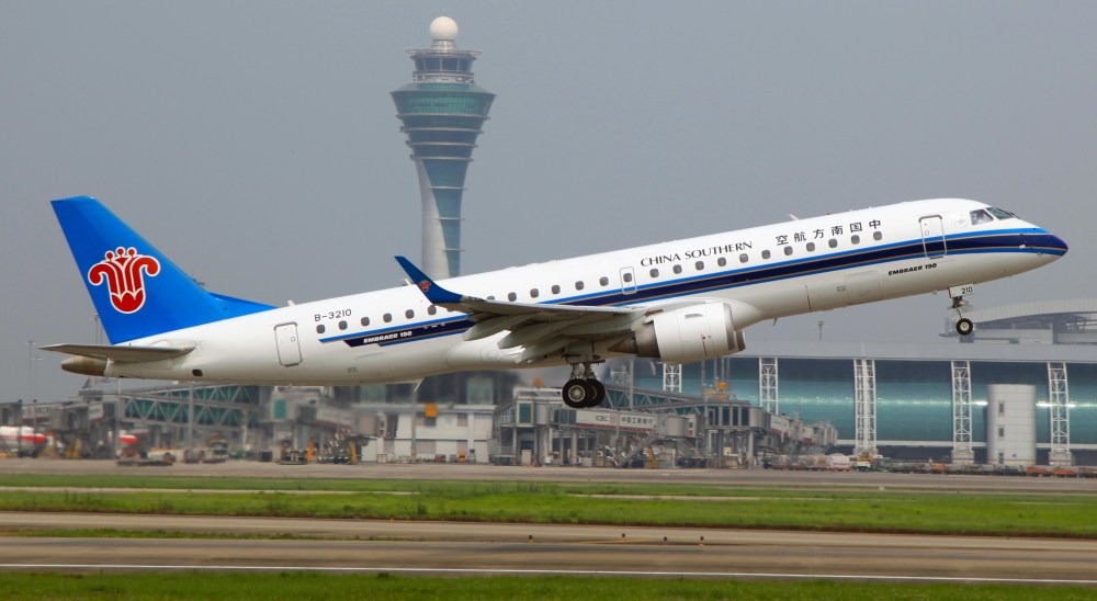 B-3210_-_China_Southern_Airlines_-_ERJ-190LR_-_CAN_(8854964140).jpg