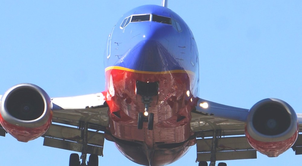 Boeing-737-Southwest-Airlines-landing-from-north-Dallas-Love-Field-Feb.-10-2015-Terry-Maxon (1)