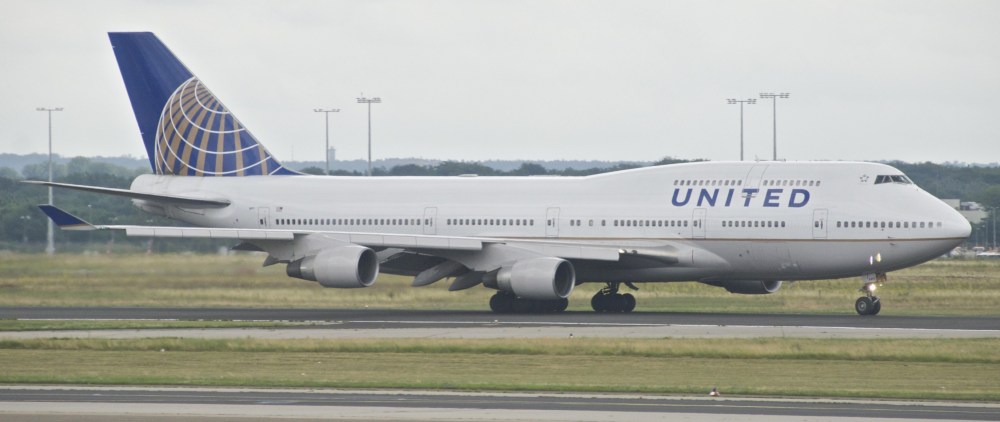 United_Airlines_Boeing_747-400;_N197UA@FRA;01.07.2012_659bm_(7734290274).jpg
