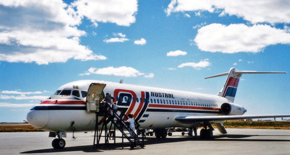 Austral_Lineas_Aereas_McDonnell_Douglas_DC-9-32_LV-WEG_(25582189983)