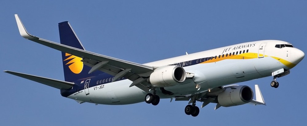 Jet_Airways_Boeing_737-800_Spijkers.jpg