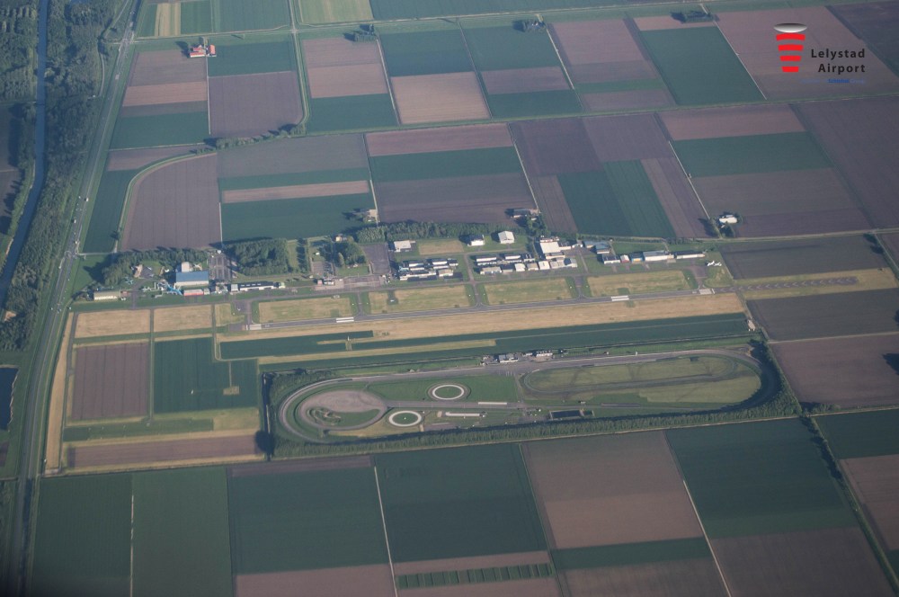 Lelystad_Airport_(aerial).jpg