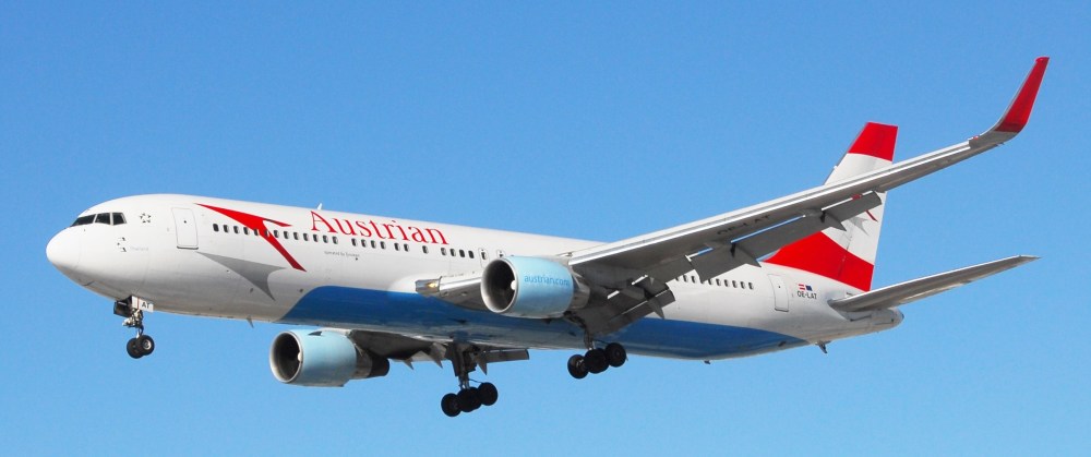Boeing_767-300_(Austrian_Airlines)_(8455342710).jpg