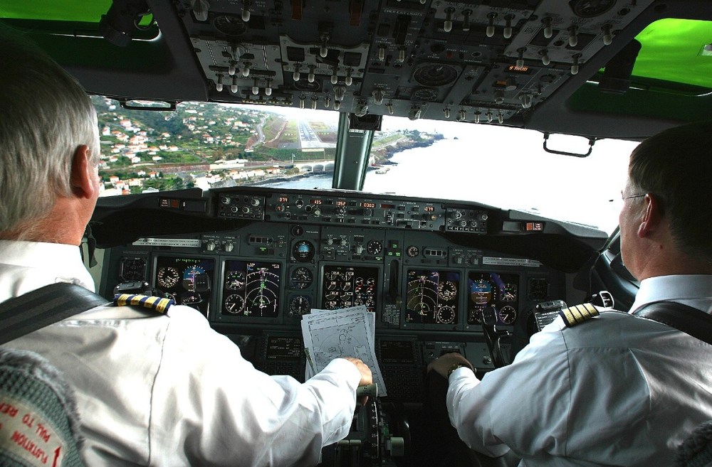 approach tarmac madeira.jpg