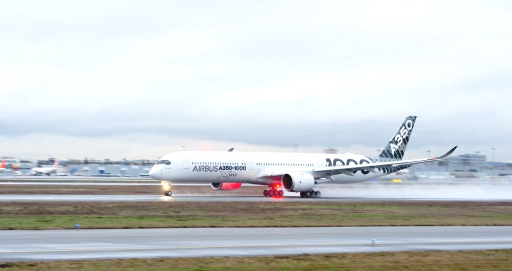 A350-1000-Demo-tour-take-off
