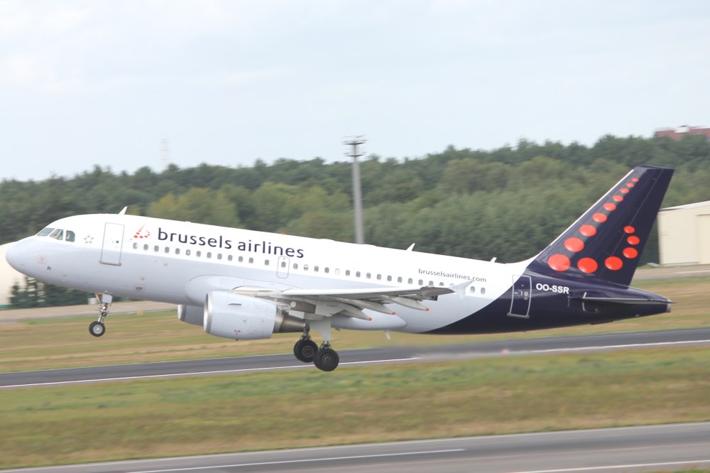 Brussels_airlines_A319_OO-SSR.JPG