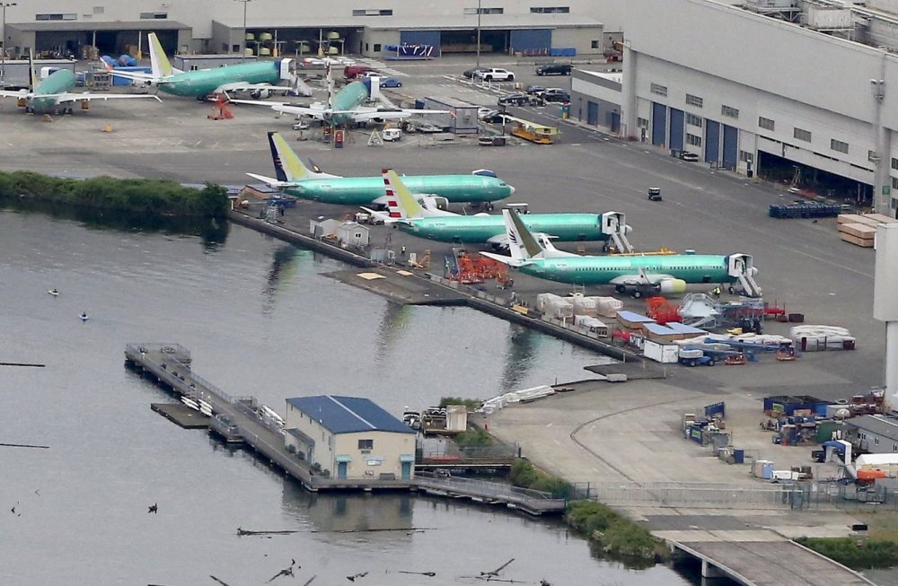 Resultado de imagen para assembly line Boeing 737