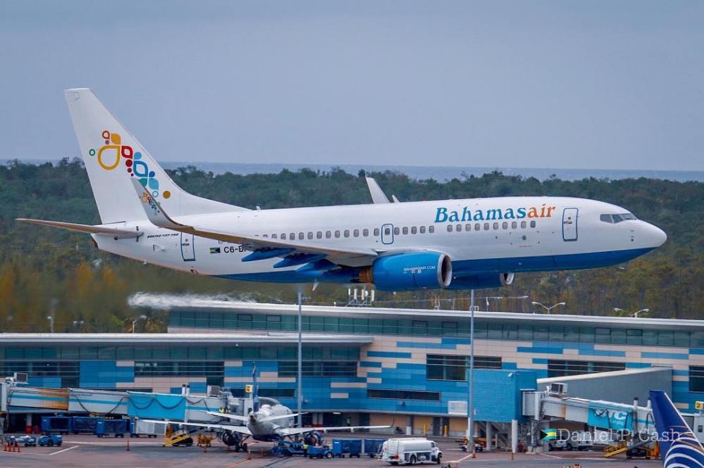 Resultado de imagen para Boeing 737-700 C6-BFX Bahamasair
