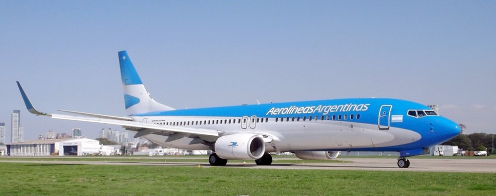 Aerolíneas_Argentinas_Boeing_737-800_LV-CTB.jpeg