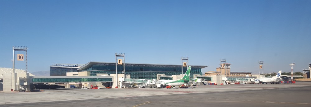 AW-Zvartnots_Yerevan_airport_EVN.jpg