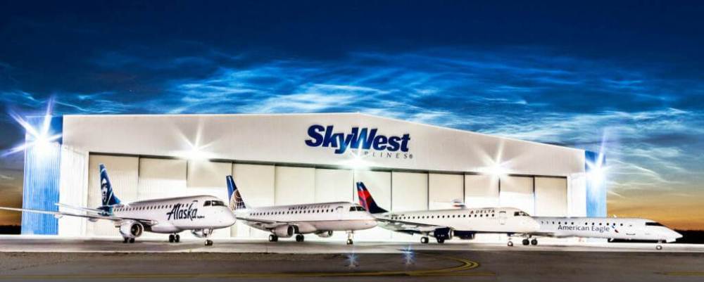 AW-700833-Skywest.jpg