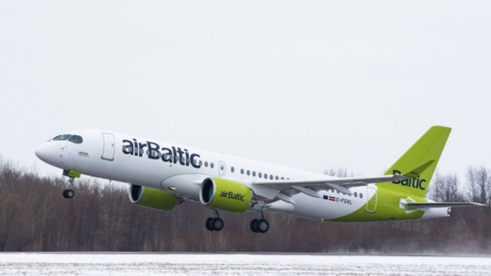 AW-Airbus_A220_7068 (2).jpg