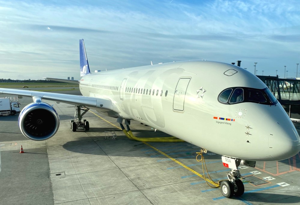 AW-SAS_Airbus_A350_Business_Class_Zach_Griff