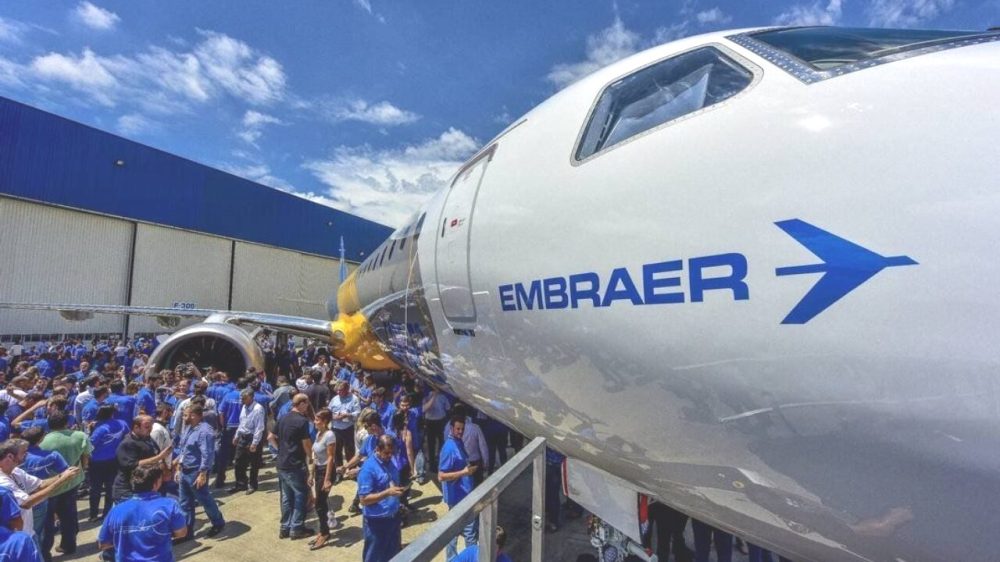 AW-Embraer_E195E2