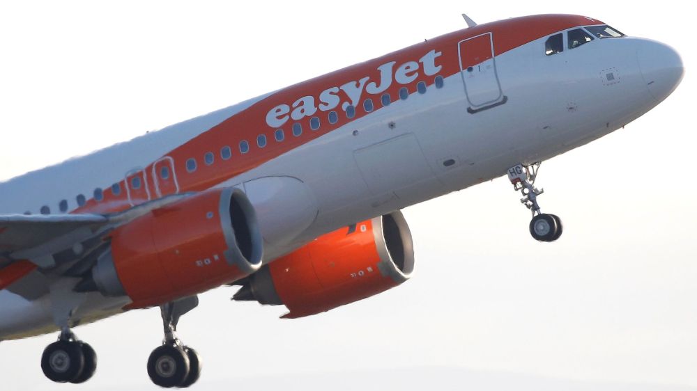 AW-Skynews-easyjet-manchester_4933320