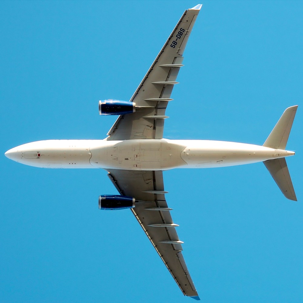Cyprus_airways_a330-200_5b-dbs_arp