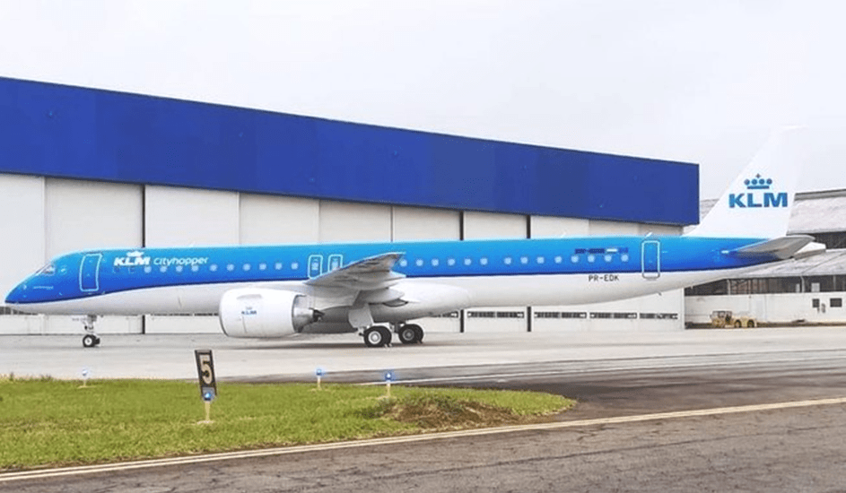 La imagen tiene un atributo ALT vacío; su nombre de archivo es aw-klm-cityhopper-e195-e2-005.png