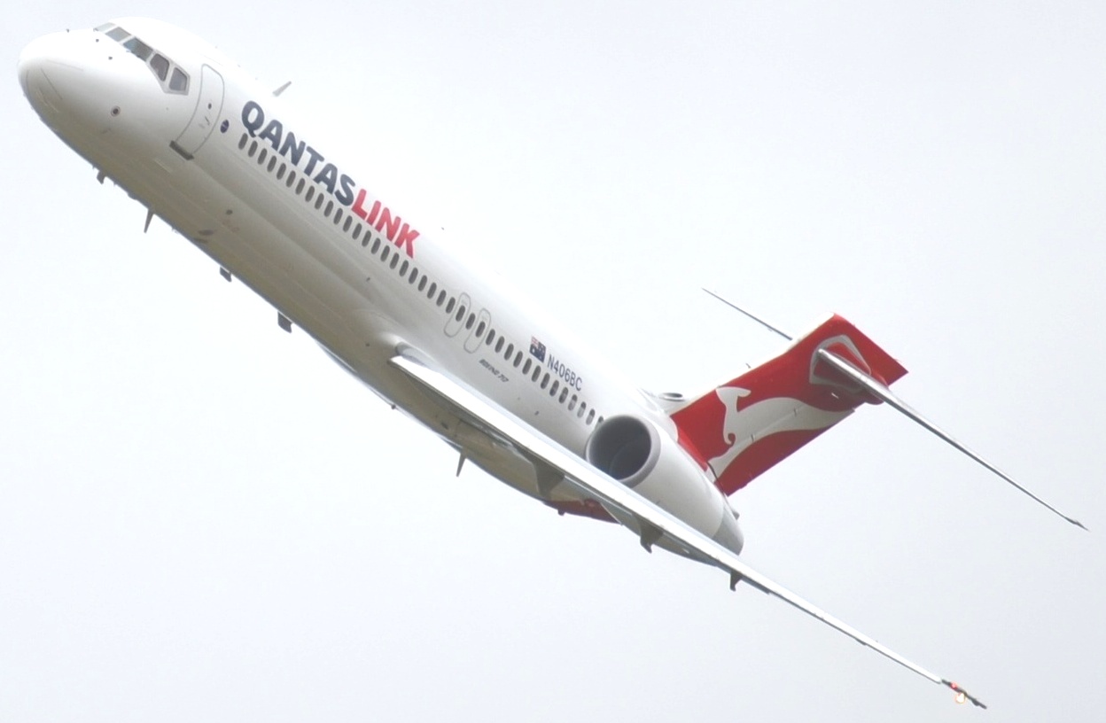 AW-QantasLimk_Boeing 717-20001