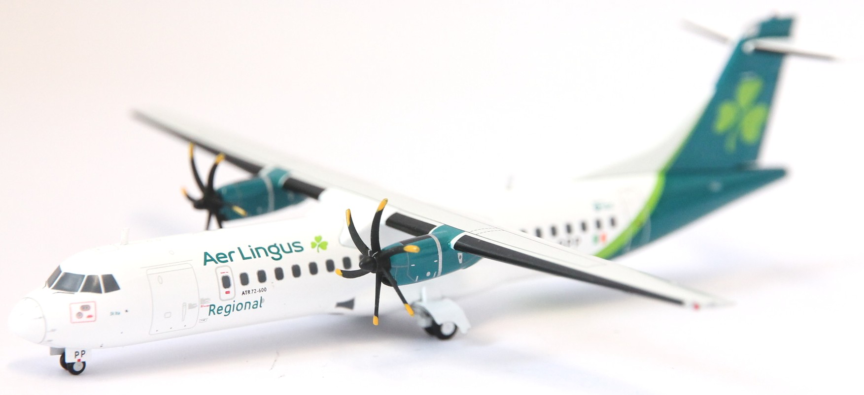 AW-Aer Lingus__ATR72-6001