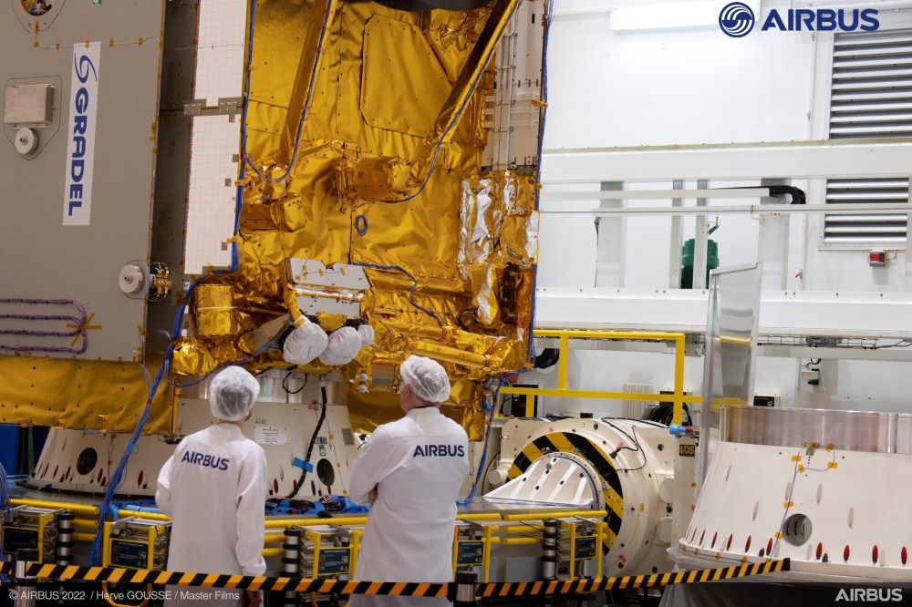 Satélite Eurostar Neo listo lanzamiento
