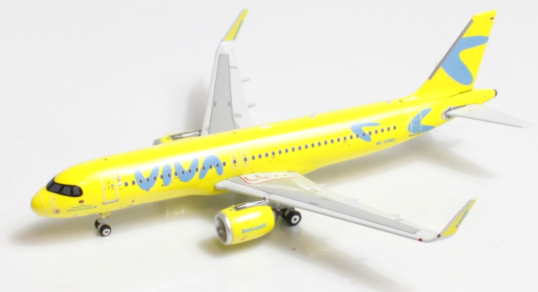 AW-Viva Air__A320-2002N